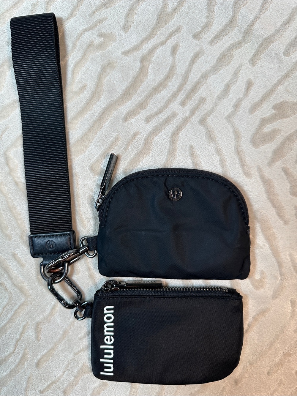 Lululemon Dual Pouch Wristlet in Black